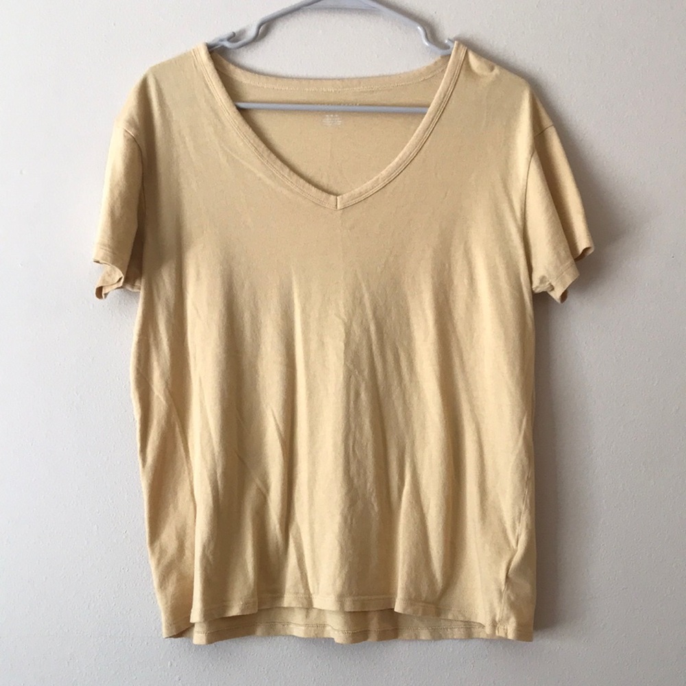 American Eagle V Neck Size M